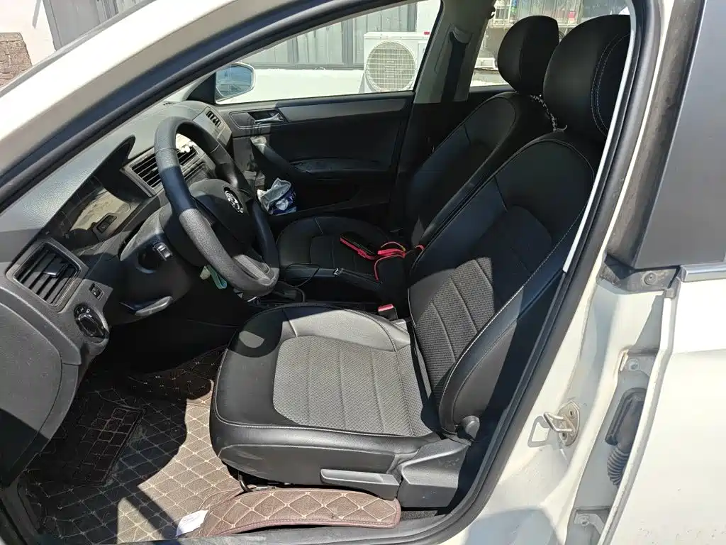 Skoda Rapid Spaceback — миниатюра 11