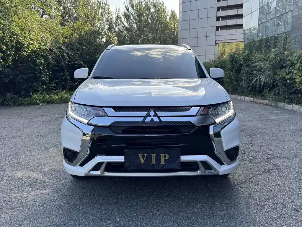 Mitsubishi Outlander — миниатюра 3