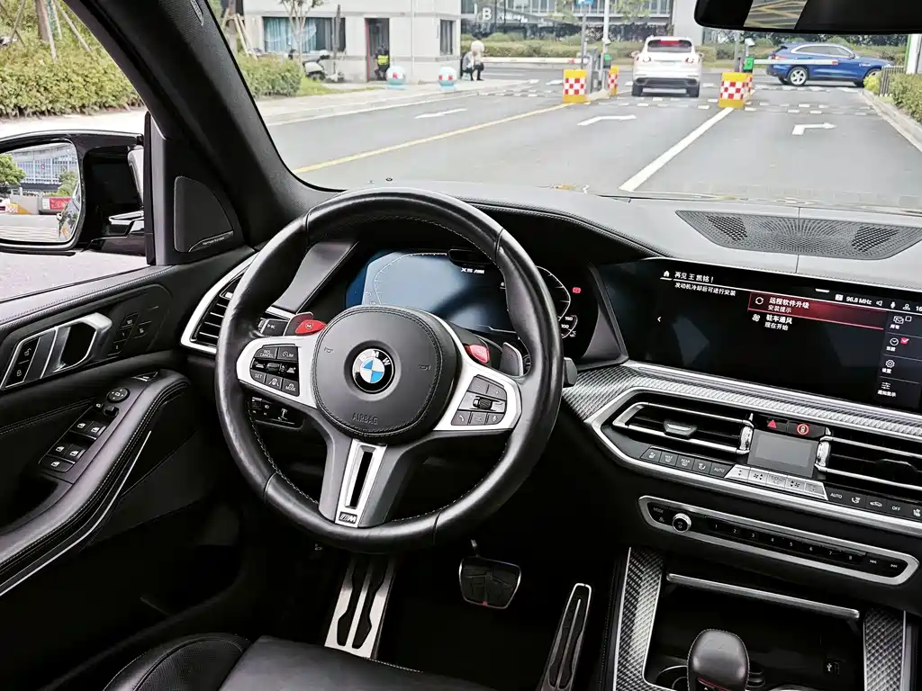 BMW X5 M — миниатюра 9