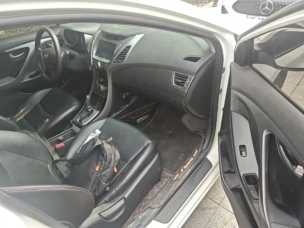 Hyundai Elantra Langdong — миниатюра 11