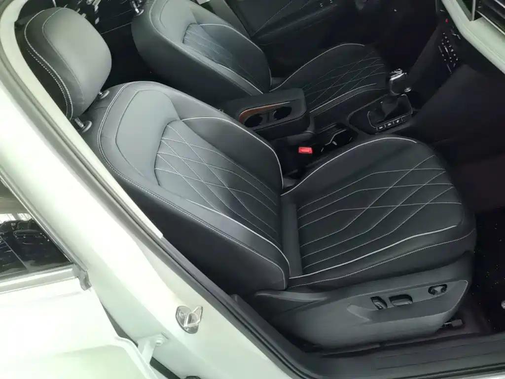 Volkswagen Tiguan L — миниатюра 25