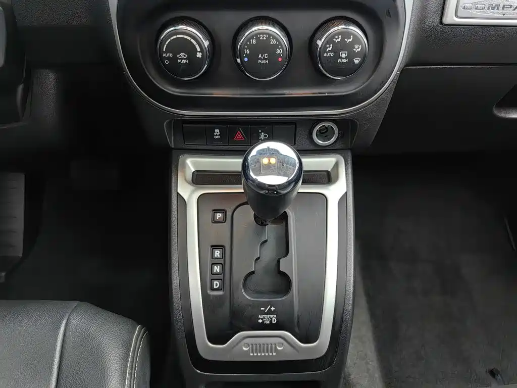 Jeep Compass (Import) — миниатюра 13