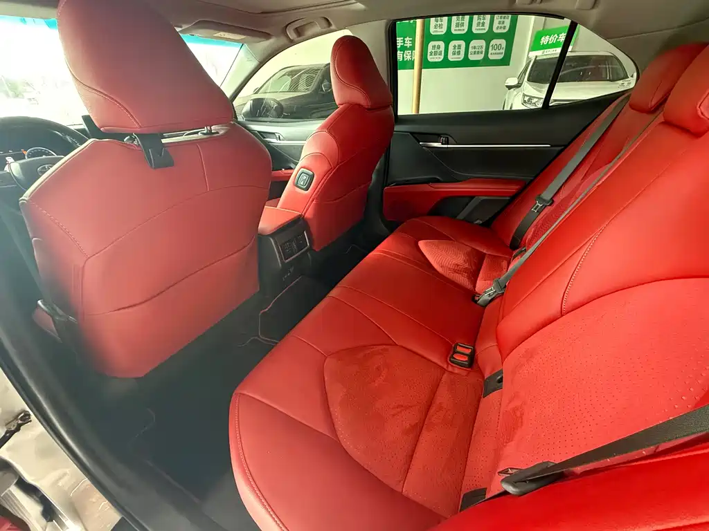 Toyota Camry 2023 2.5HS
