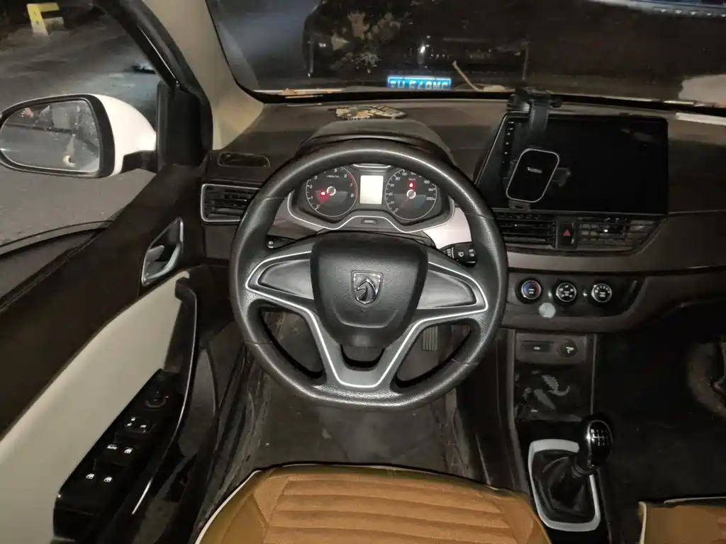 Baojun 310W — миниатюра 6