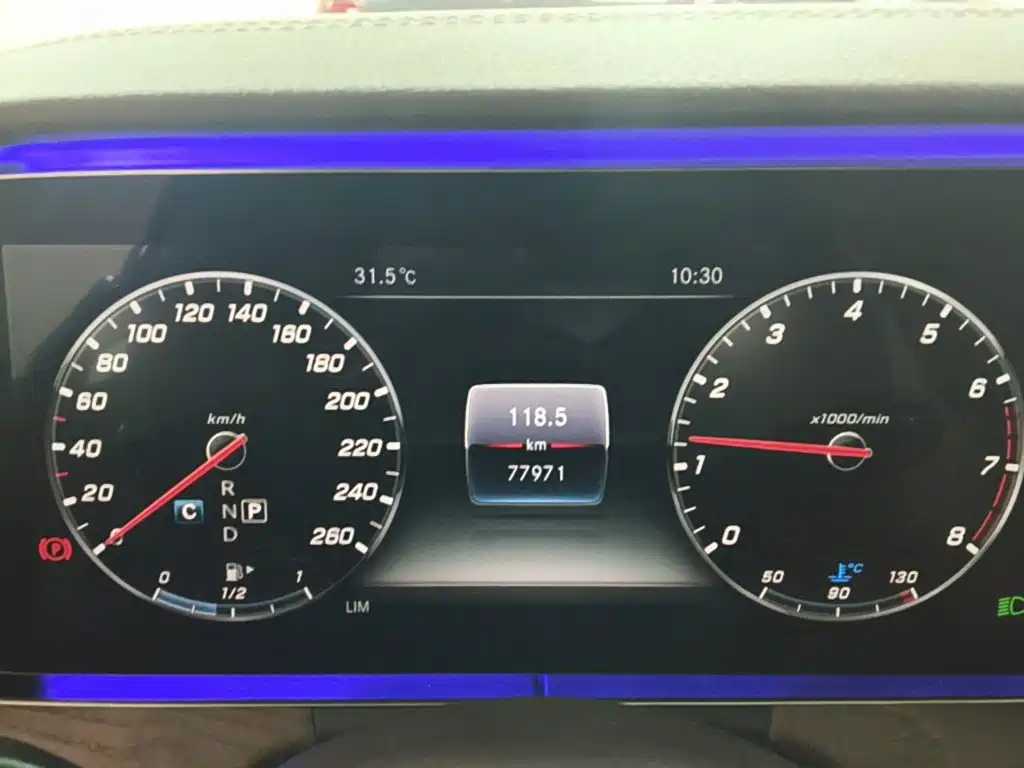 Mercedes-Benz E-Class — миниатюра 12