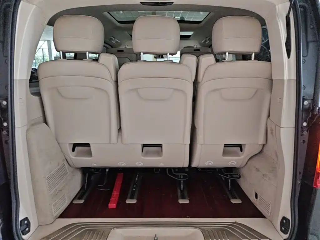Mercedes-Benz V-Class — миниатюра 19