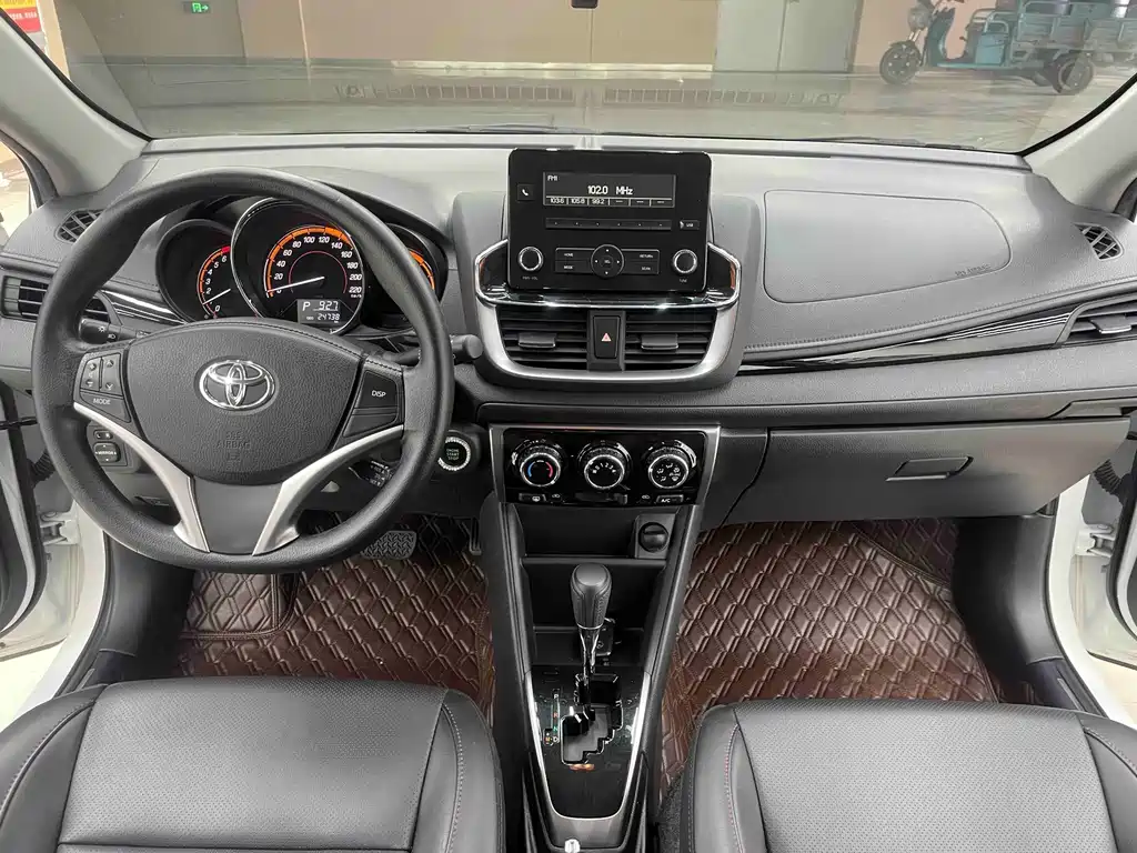 Toyota Yaris L — миниатюра 13