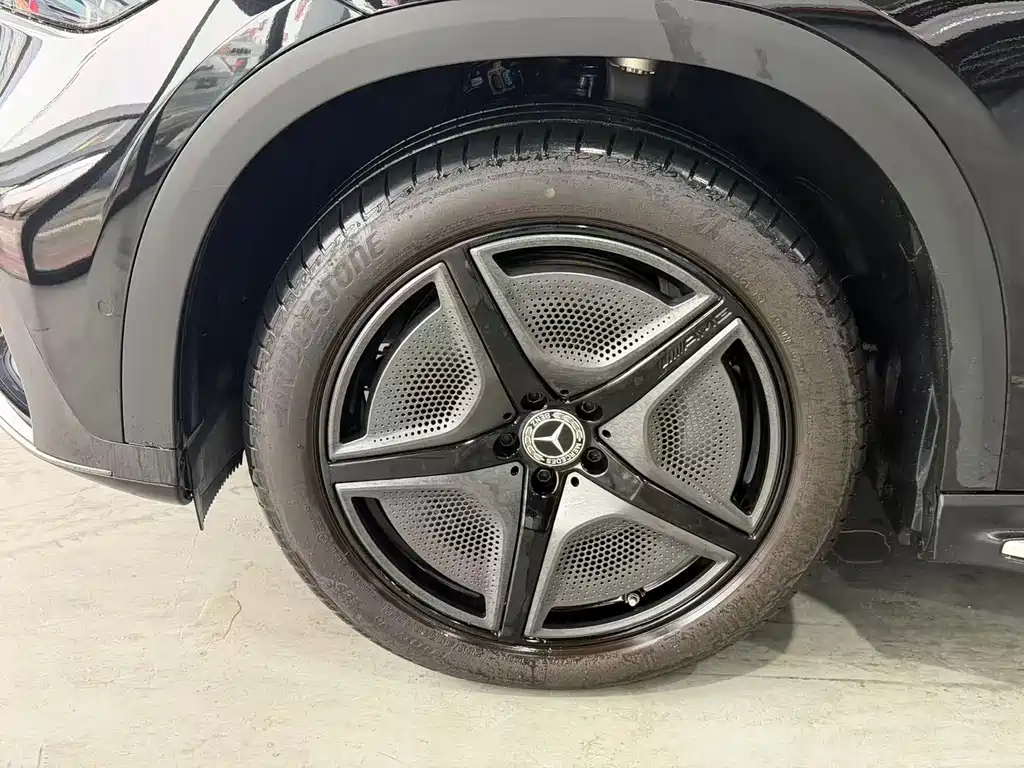 Mercedes-Benz EQE SUV — миниатюра 4