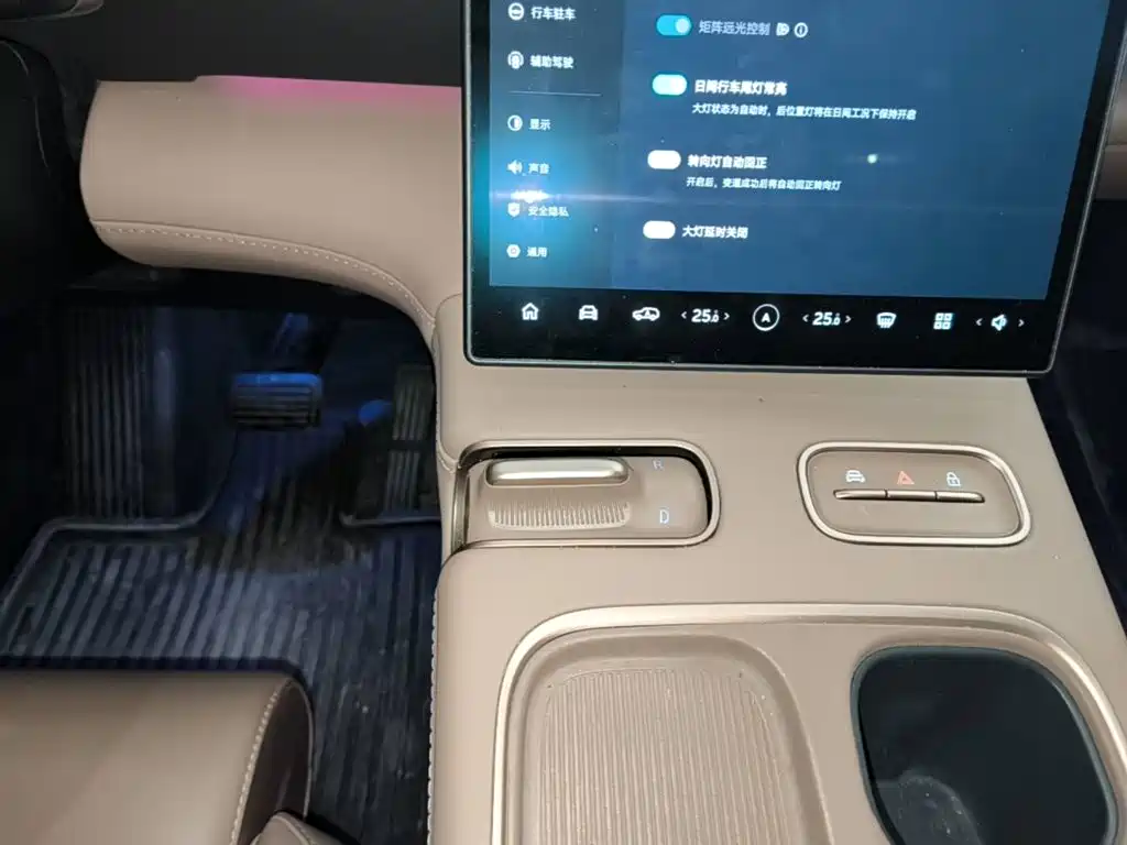 NIO ES6 — миниатюра 14