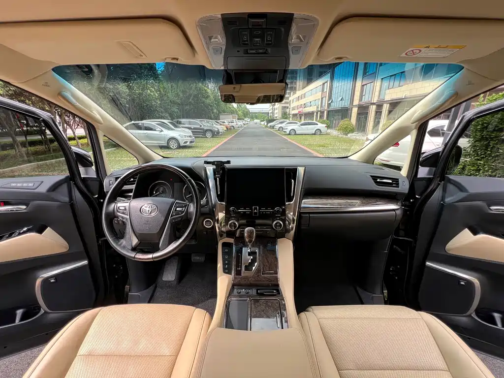Toyota Vellfire 2023 2.5L HV