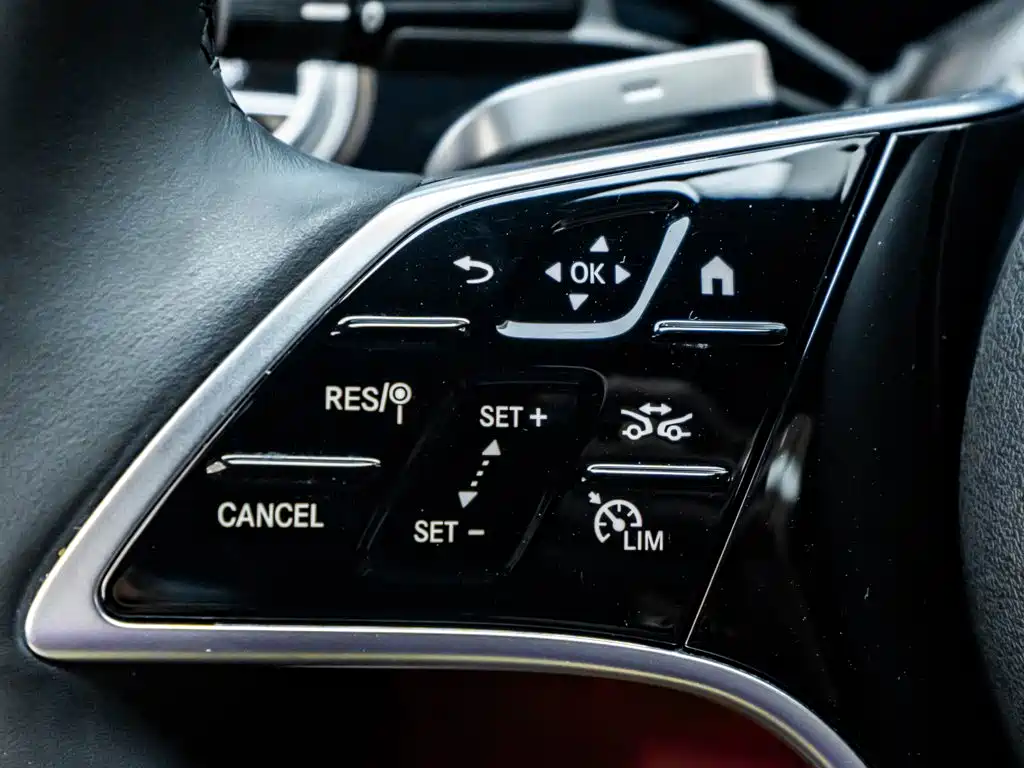 Mercedes-Benz E-Class — миниатюра 15