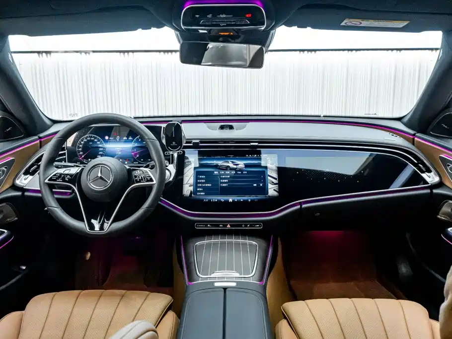 Mercedes-Benz E-Class — миниатюра 13