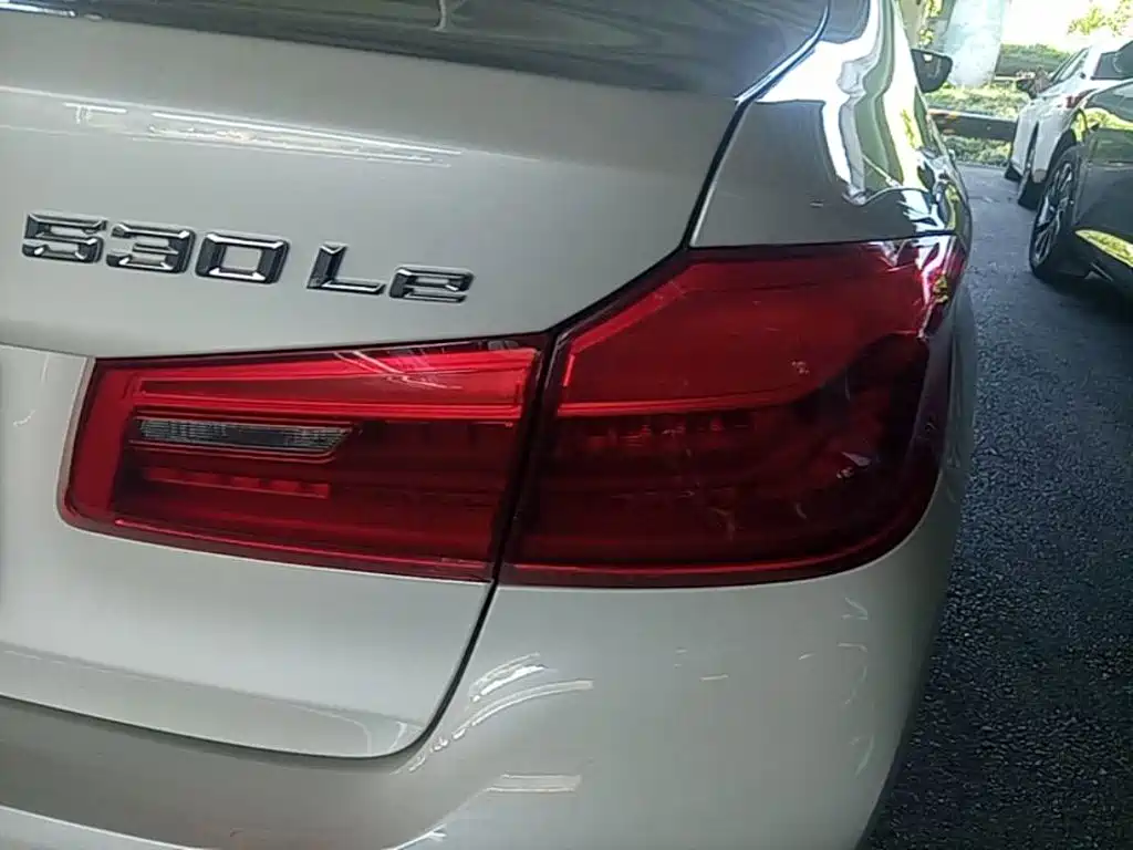 BMW 5 Series New Energy — миниатюра 8