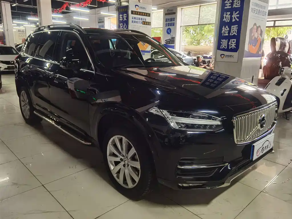 Volvo XC90 2018 T5 5 мест