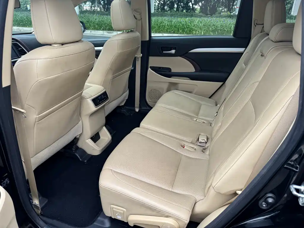 Toyota Highlander — миниатюра 12