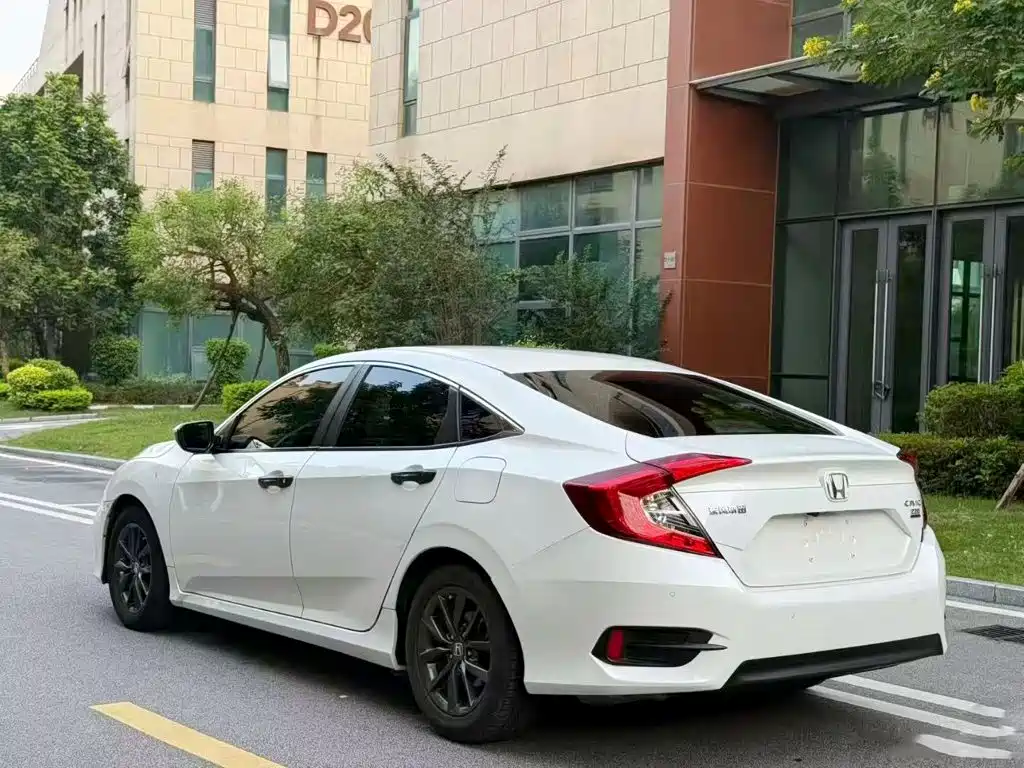 Honda Civic — миниатюра 7