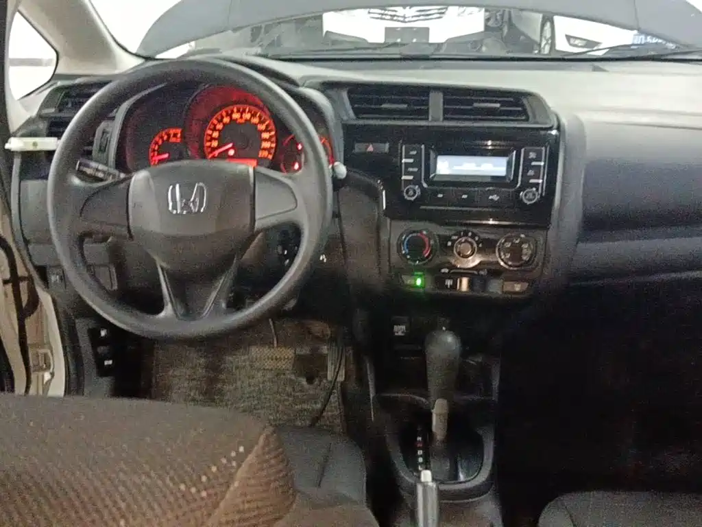Honda Fit — миниатюра 10
