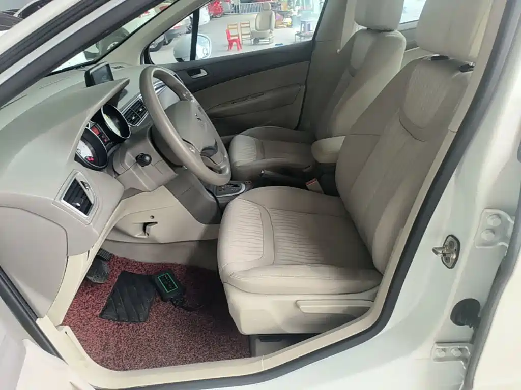 Peugeot 308 — миниатюра 15