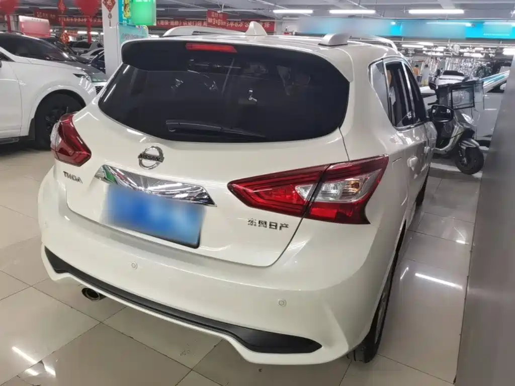 Nissan Tiida — миниатюра 7