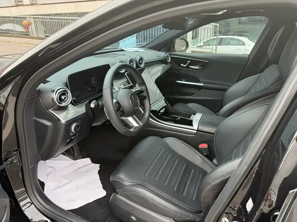 Mercedes-Benz C-Class — миниатюра 2