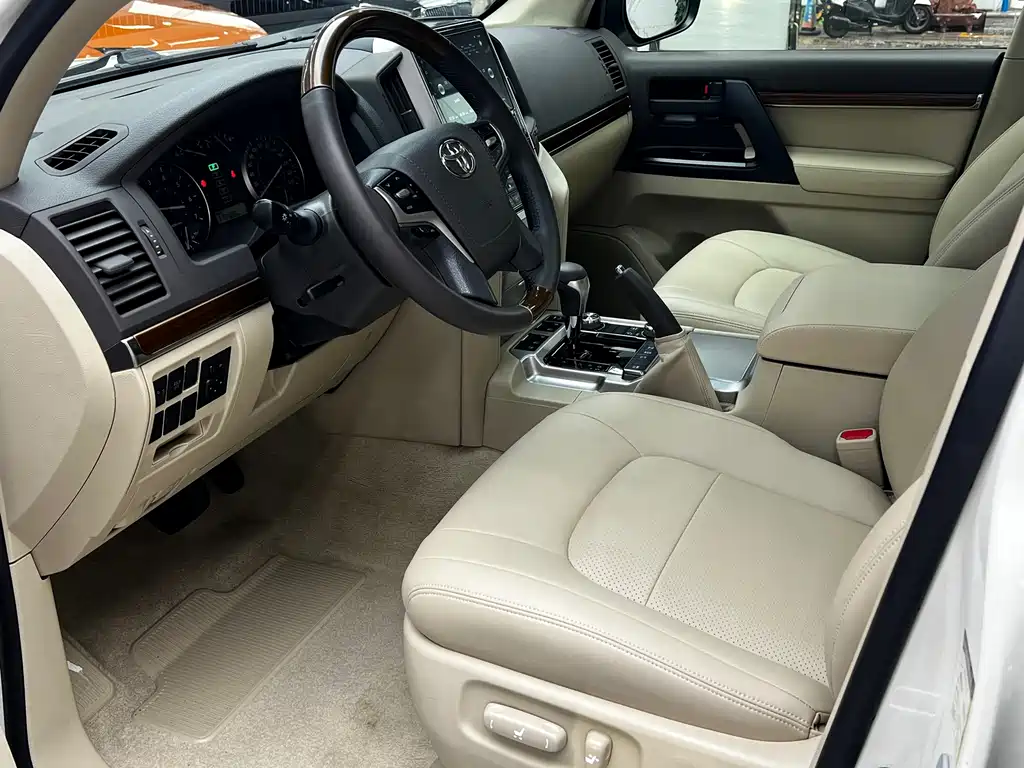 Toyota Land Cruiser — миниатюра 13