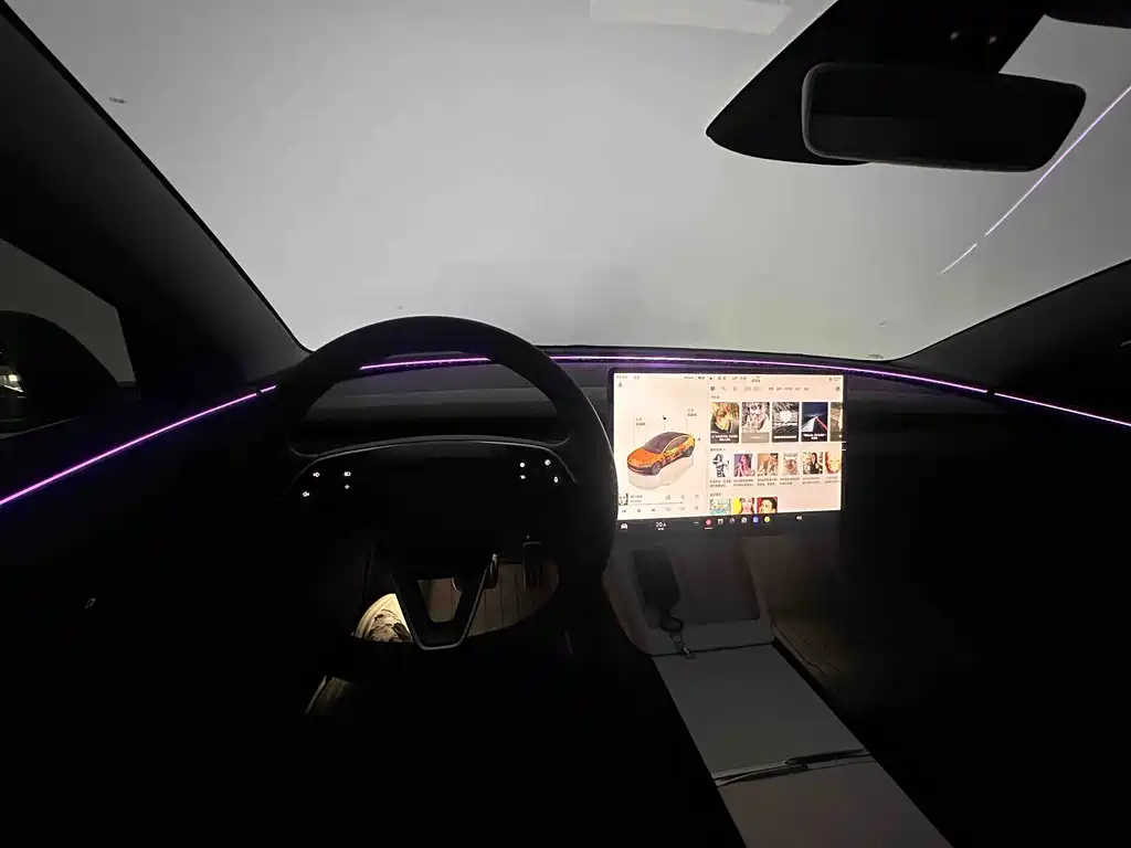 Tesla Model 3 — миниатюра 7
