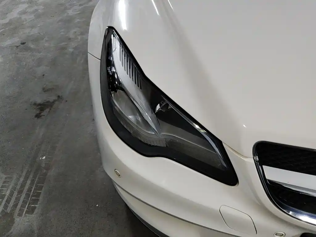 Mercedes-Benz E-Class (Import) — миниатюра 11