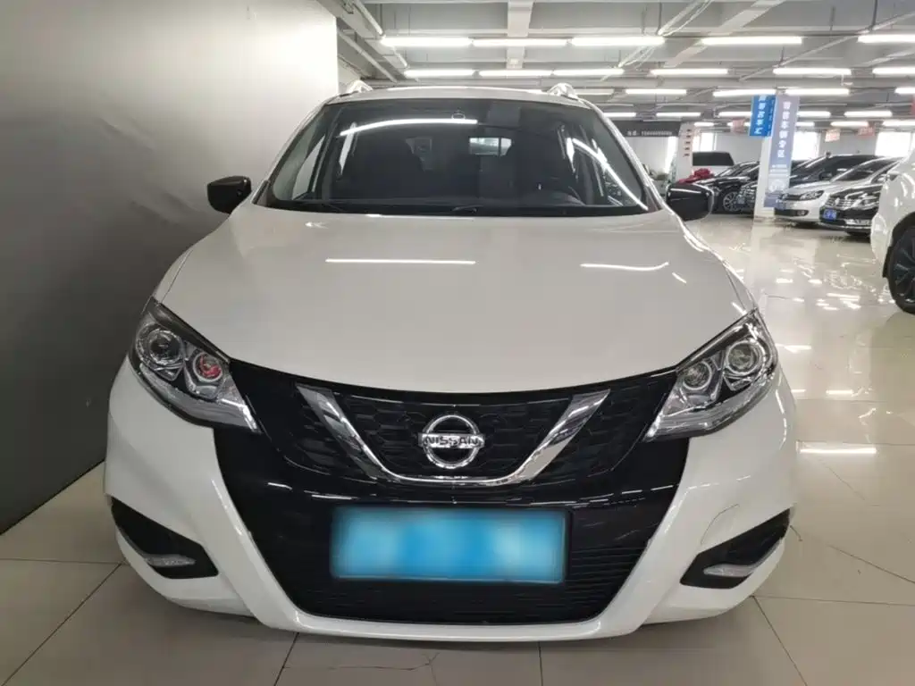 Nissan Tiida — миниатюра 3