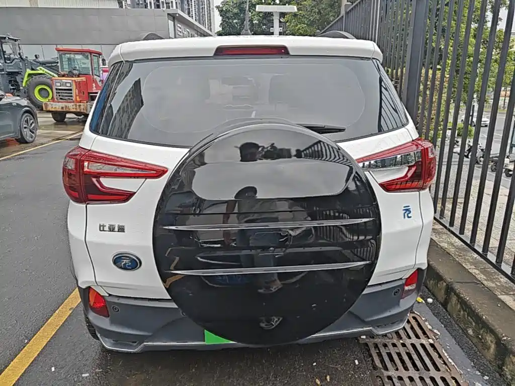 BYD Yuan EV — миниатюра 6