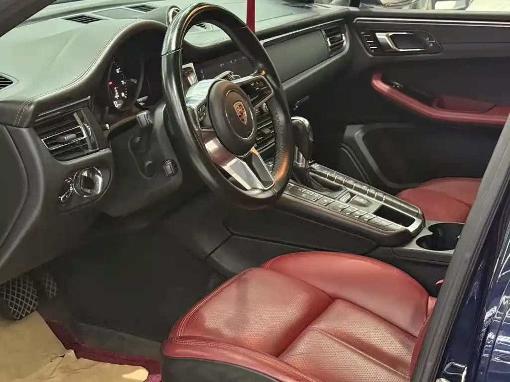Porsche Macan — миниатюра 7
