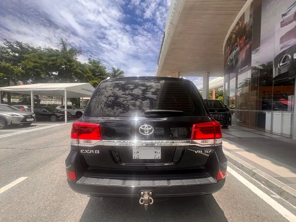 Toyota Land Cruiser — миниатюра 7