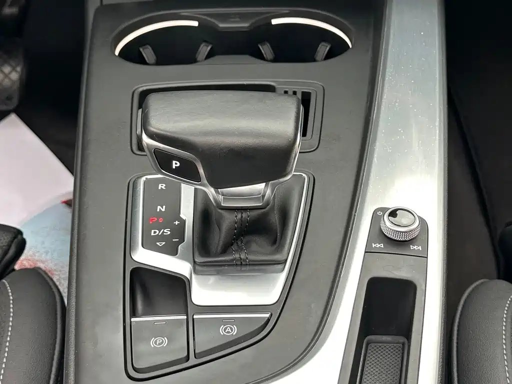 Audi A4L — миниатюра 11