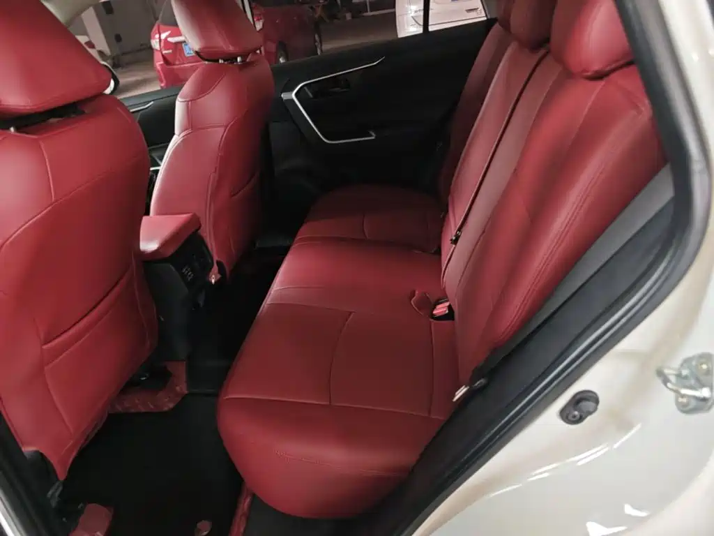 Toyota RAV4 — миниатюра 17