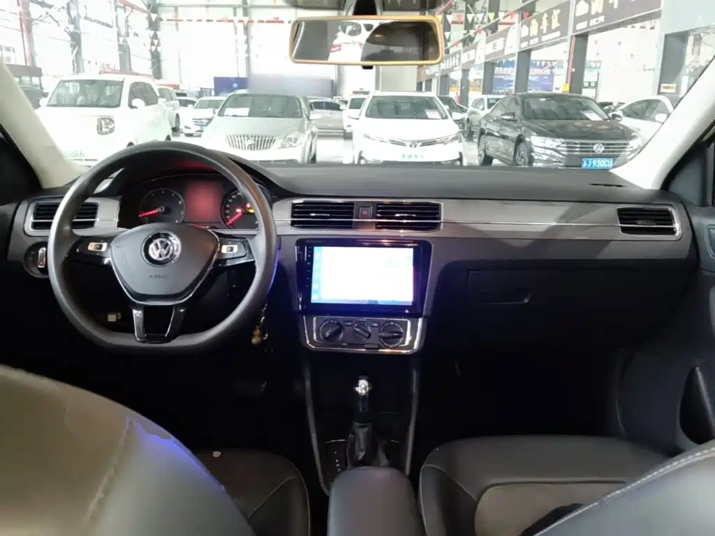 Volkswagen Santana — миниатюра 10