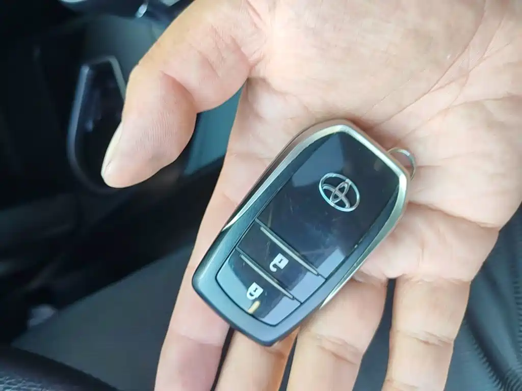 Toyota RAV4 — миниатюра 12