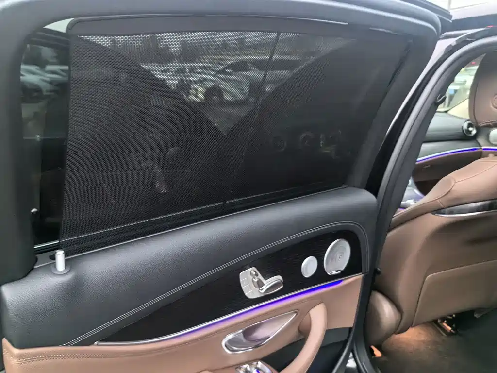 Mercedes-Benz E-Class — миниатюра 16