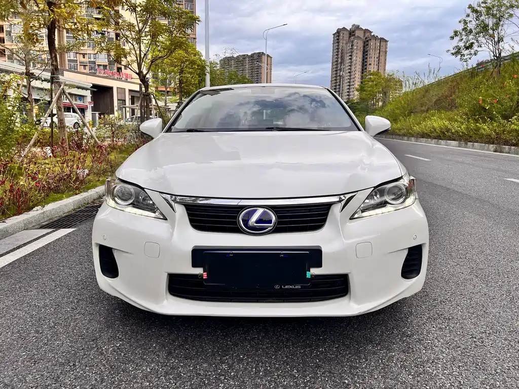 Lexus CT — миниатюра 2