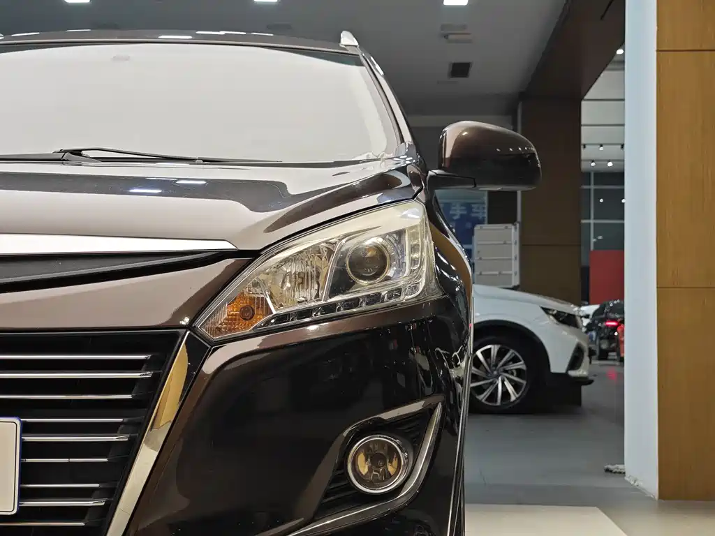 Luxgen 6 SUV 2014 1.8T
