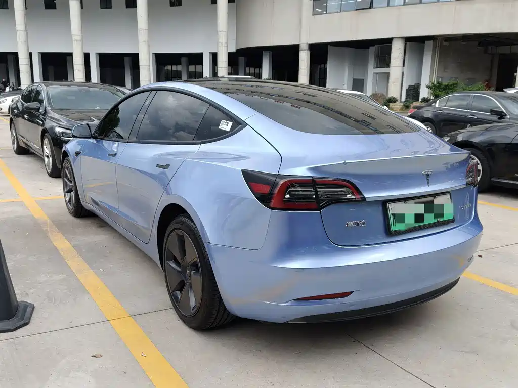 Tesla Model 3 — миниатюра 11