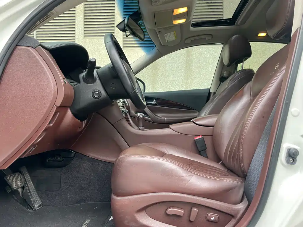 Infiniti QX50 2013 2.5L