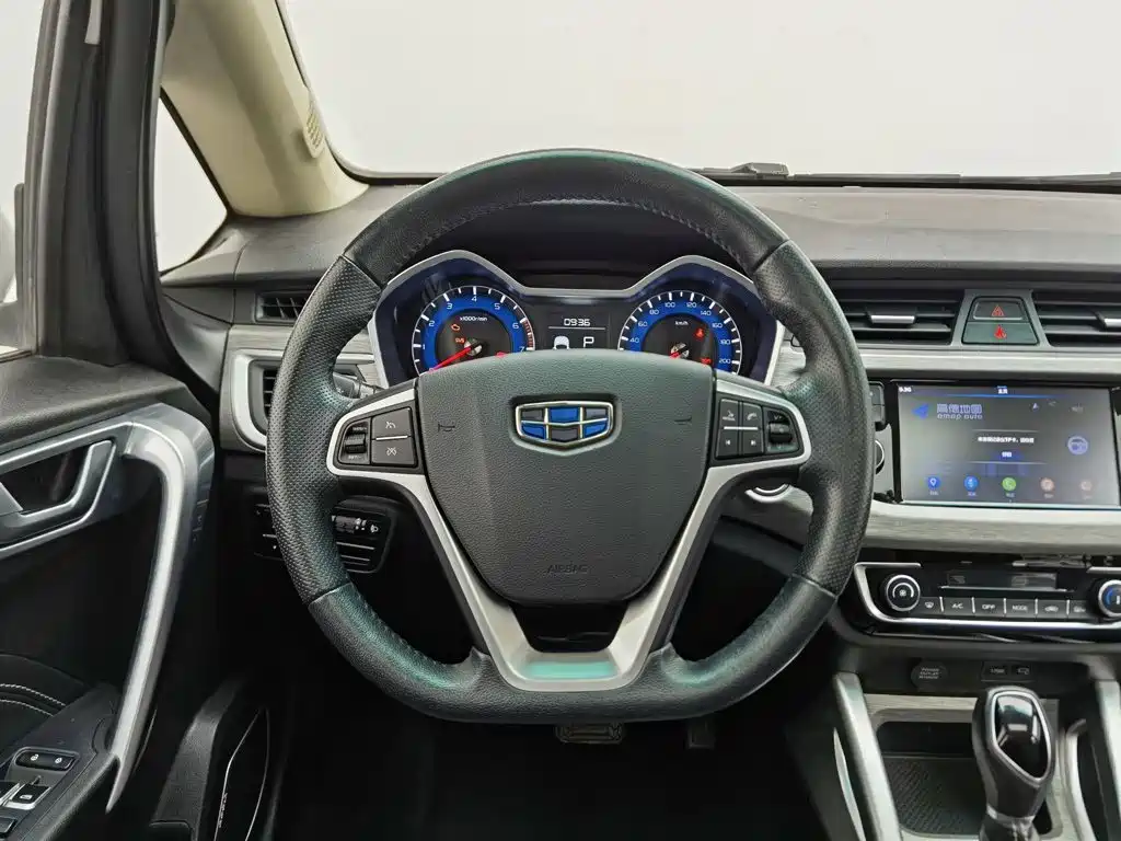 Geely Vision X3 — миниатюра 11