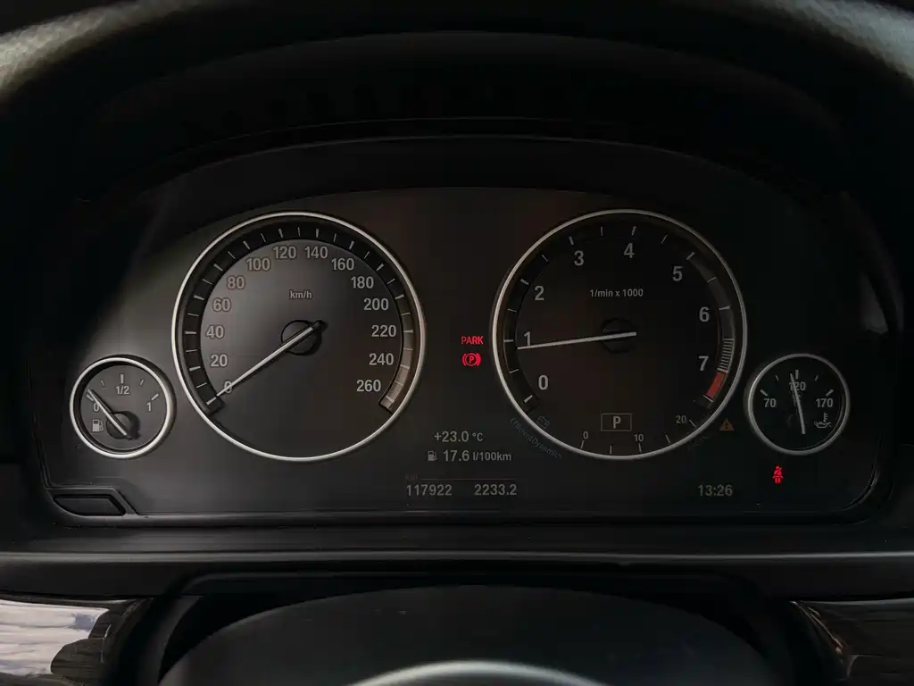 BMW 5 Series — миниатюра 11