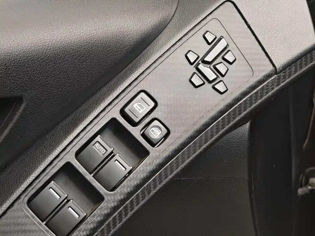 Luxgen 6 SUV 2014 1.8T