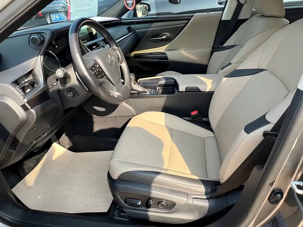 Lexus ES — миниатюра 7