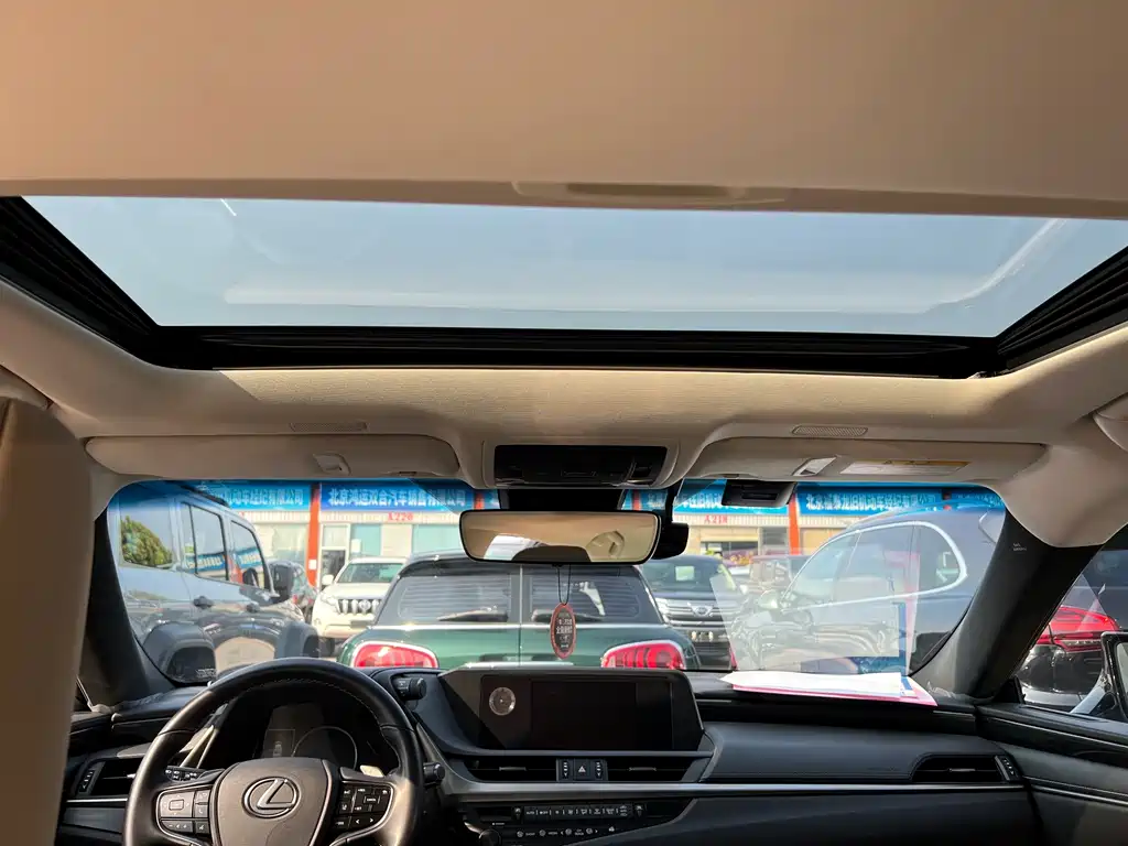 Lexus ES — миниатюра 13