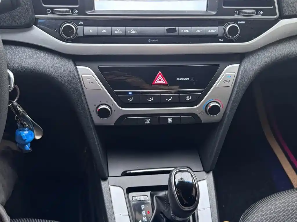 Hyundai Elantra — миниатюра 9