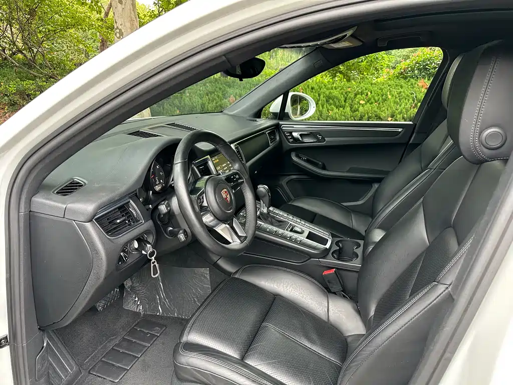 Porsche Macan — миниатюра 5