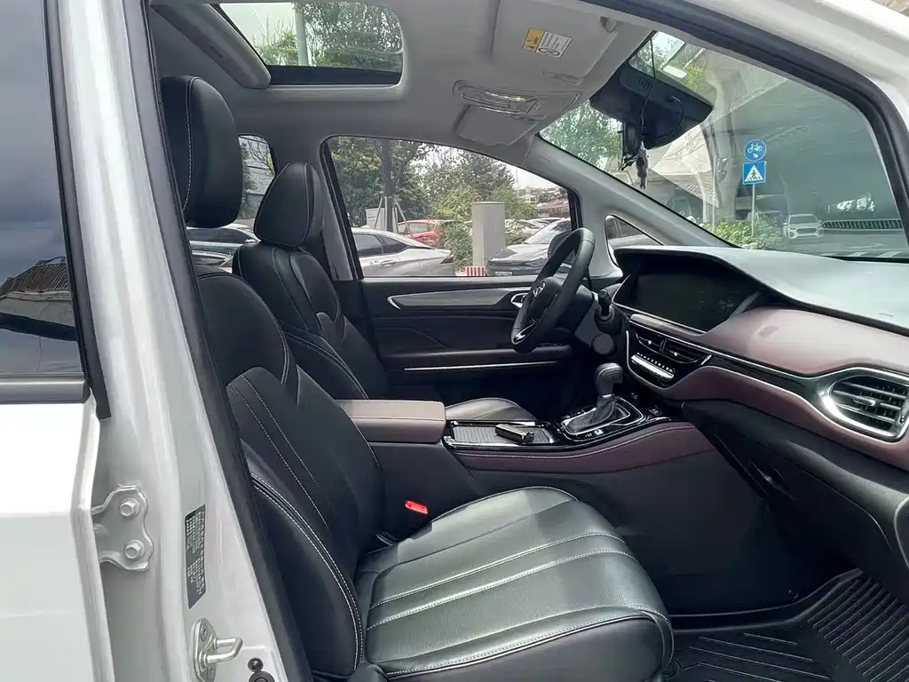 GAC Motor Trumpchi M6 — миниатюра 8