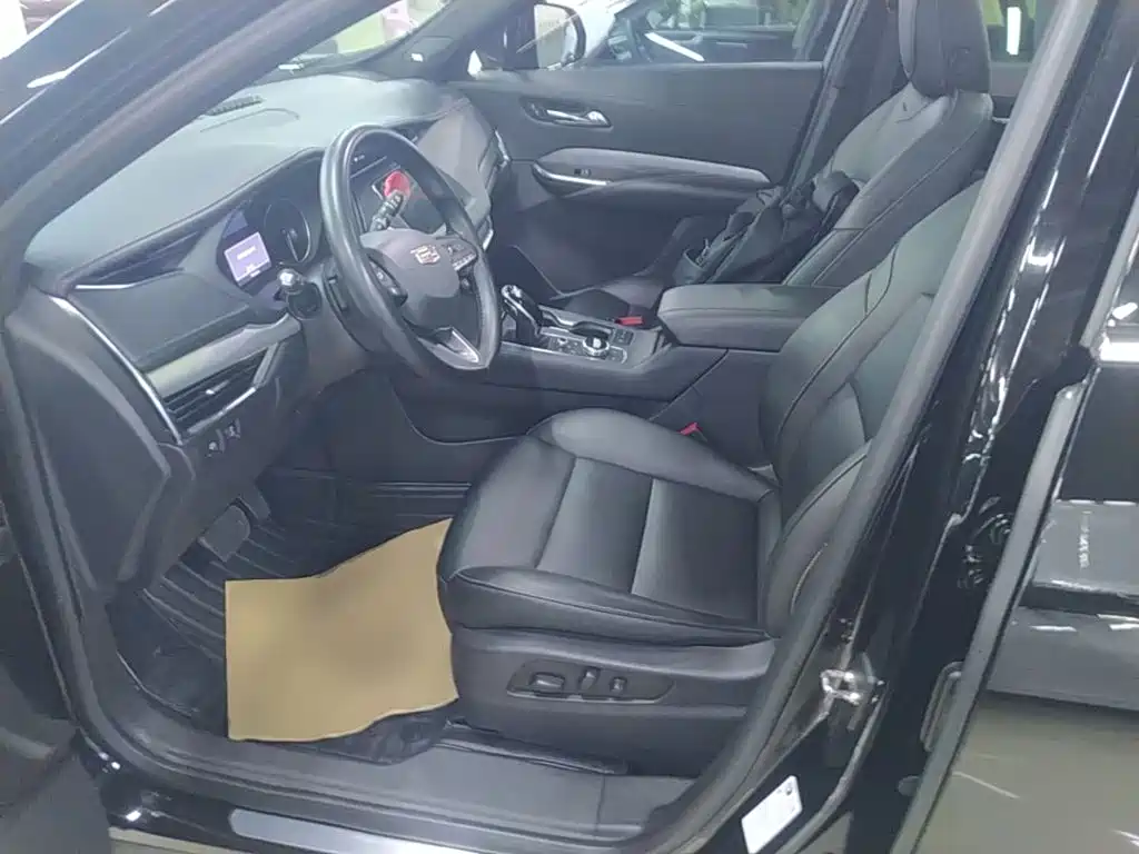 Cadillac XT4 — миниатюра 15