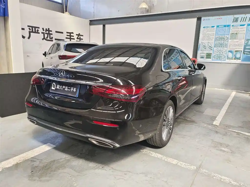 Mercedes-Benz E-Class — миниатюра 4